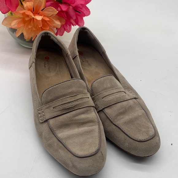 Clarks Unstructured Trish Bone Taupe Suede Penny Loafer Size 8.5. MCL3937B - Picture 1 of 10